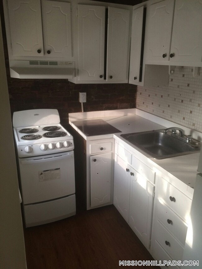 Building Photo - 70 S Huntington Ave Rental