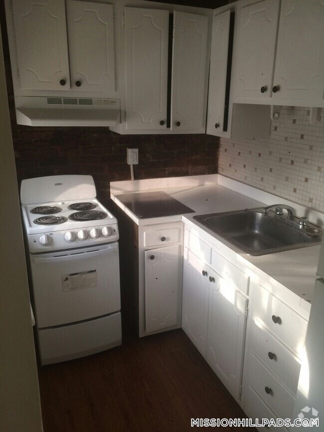 Building Photo - 70 S Huntington Ave Rental