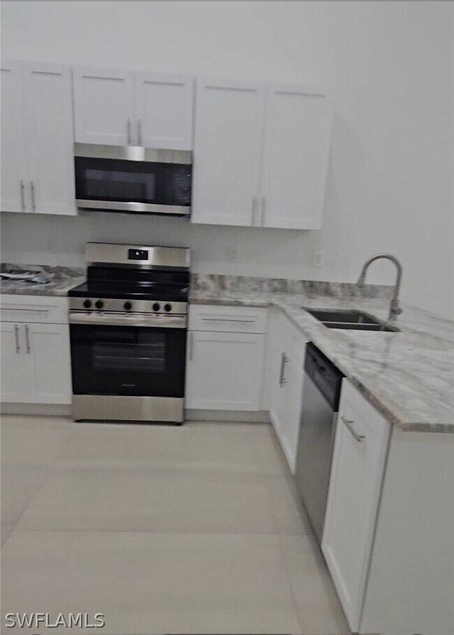 Building Photo - 4518 26th St SW