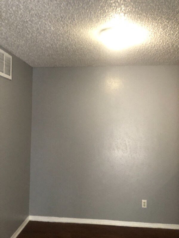 Photo - 1300 E Dallas St Unidad 09