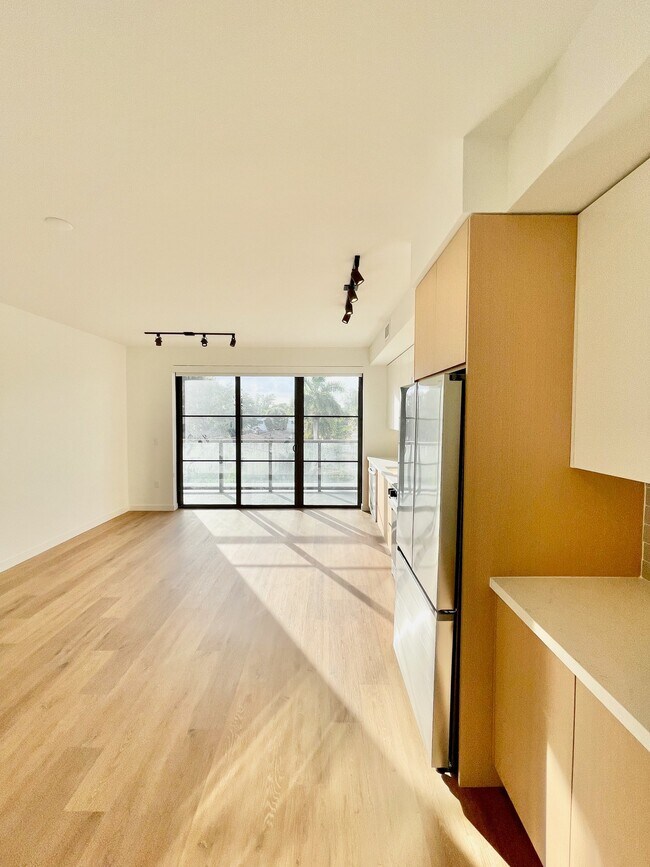 1785 NE 124th St Unit 500
