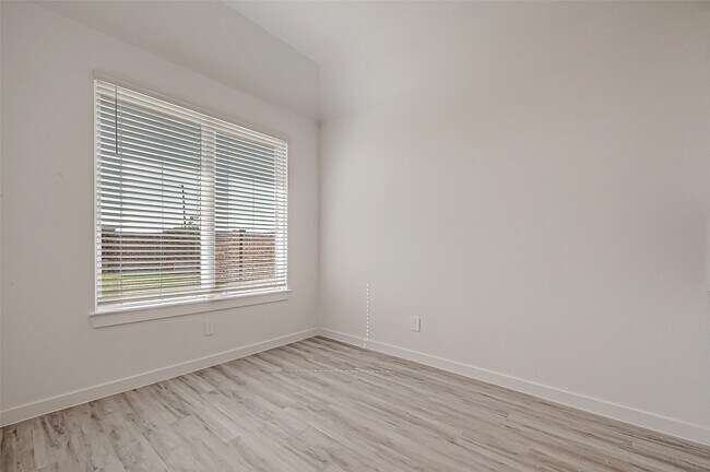 Photo - 3264 Voda Bnd Dr