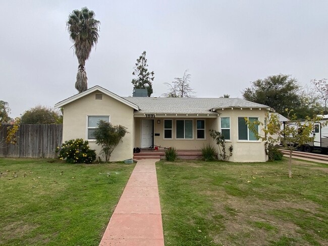 Building Photo - Follow the yellow brick to this Remodeled 2 BD 1 BA House in NE Bakersfield