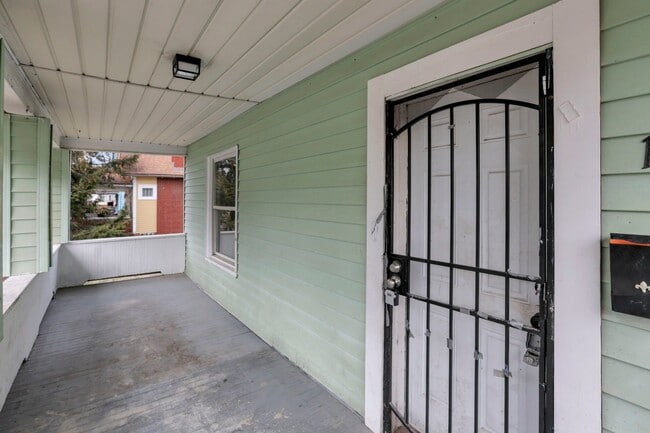 Photo - 1430 Kenmore Rd