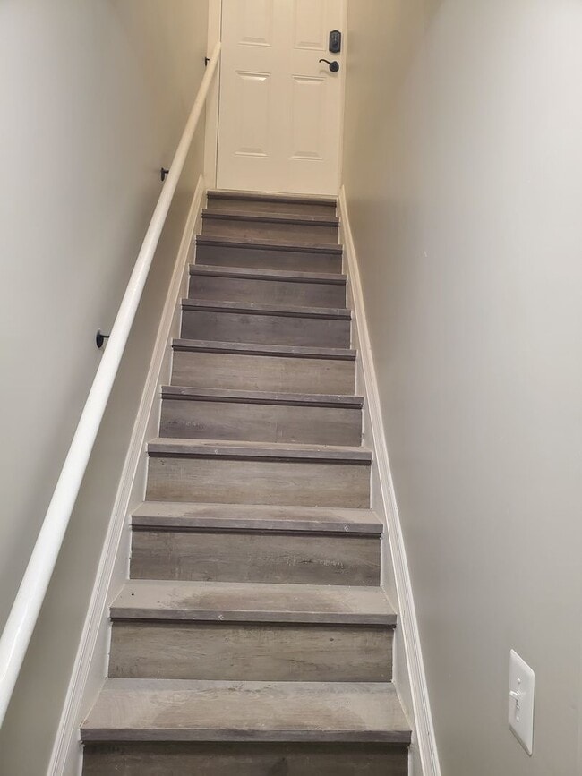 Photo - 17 W Talbott St Unit 3C Available $550 3C
