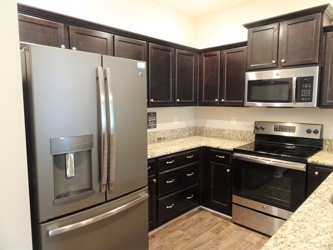 Photo - Nice 2 bedroom condo in Promenade@5, Williamsburg for rent.