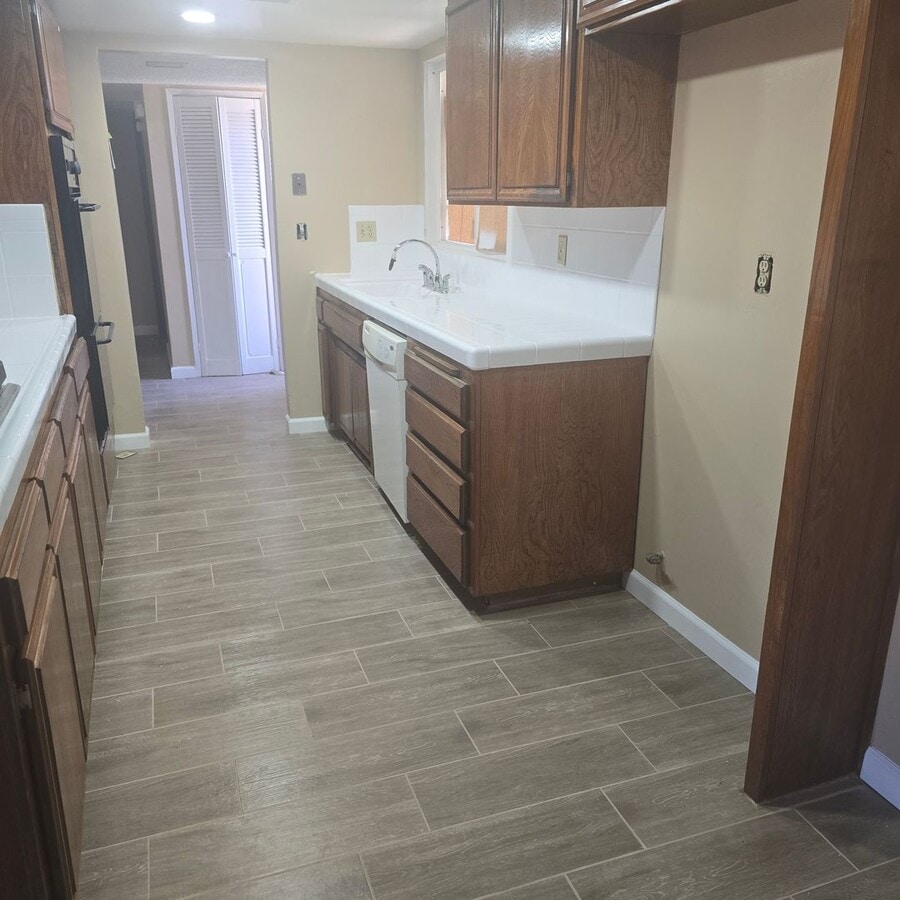 Photo - SW- 3 bedroom 2 bathrooms