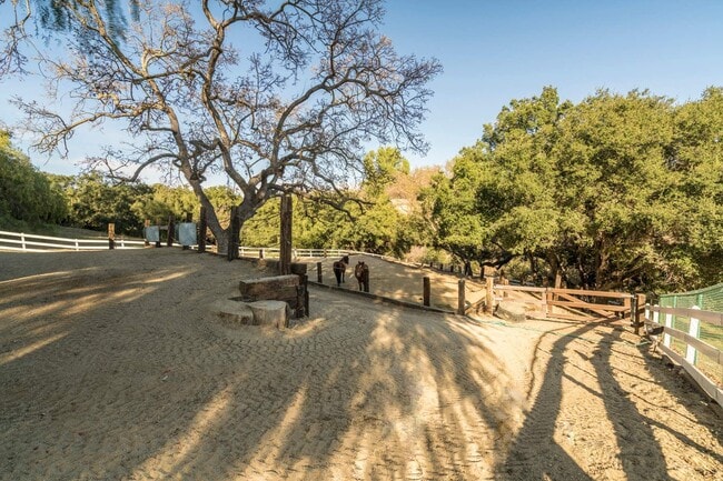 Photo - 5734 Fairview Pl