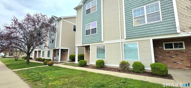 Building Photo - 274 Bridgeport Ave