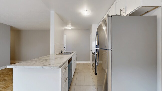 Photo - Regent Apartments