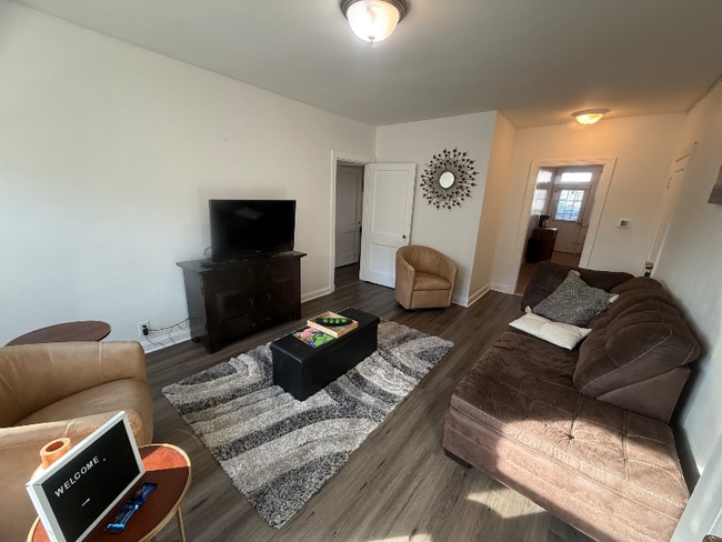 Photo - 441 Manor Pl NW Unit Apt 2