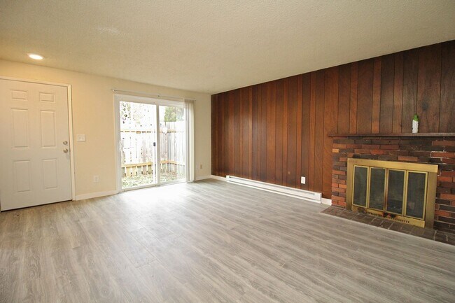 Photo - 8924-8934 SE Ellis St Unidad 8932