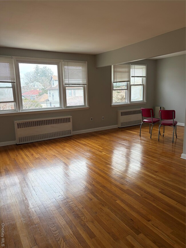 Photo - 41-14 Morgan St