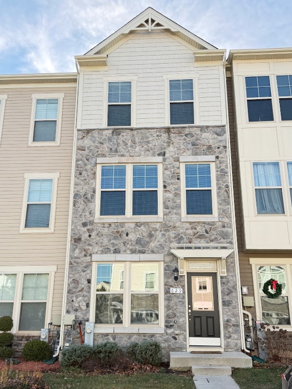 Building Photo - 629 Quarterpath Way