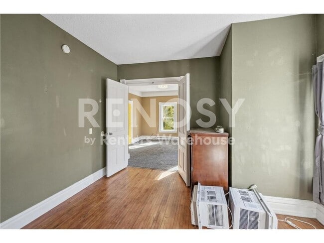 Photo - 715 Sims Ave