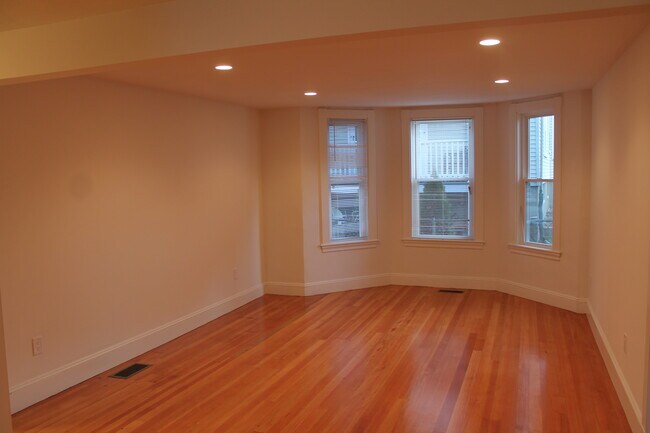 Photo - 17 Beechwood Ave Unit 1