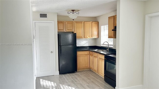 Photo - 5192 NE 6th Ave Condo Unit 811