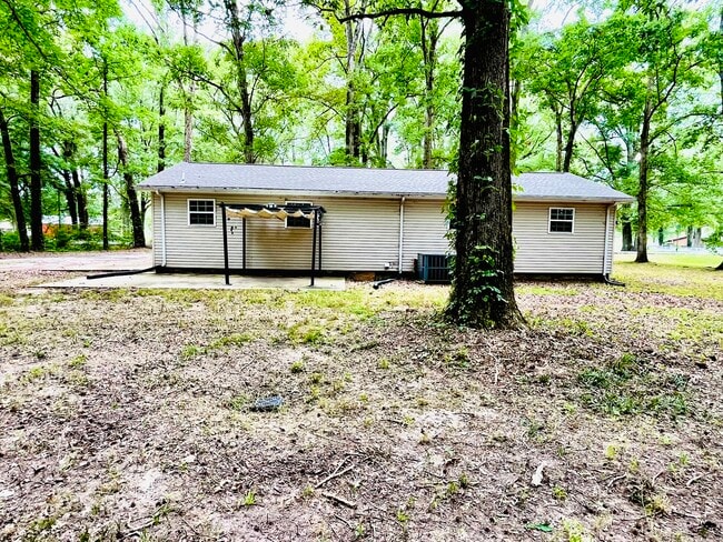 Photo - 596 Myers Rd