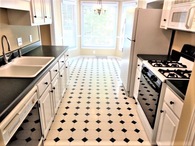 Photo - 222 Flagstar Ct