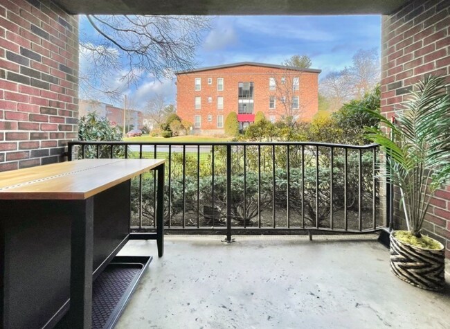 Photo - 50-56 Broadlawn Park