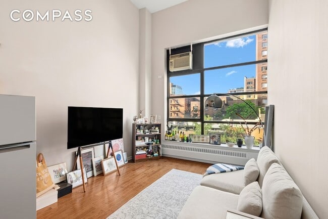 Building Photo - 350 E 62nd St Unit 4N