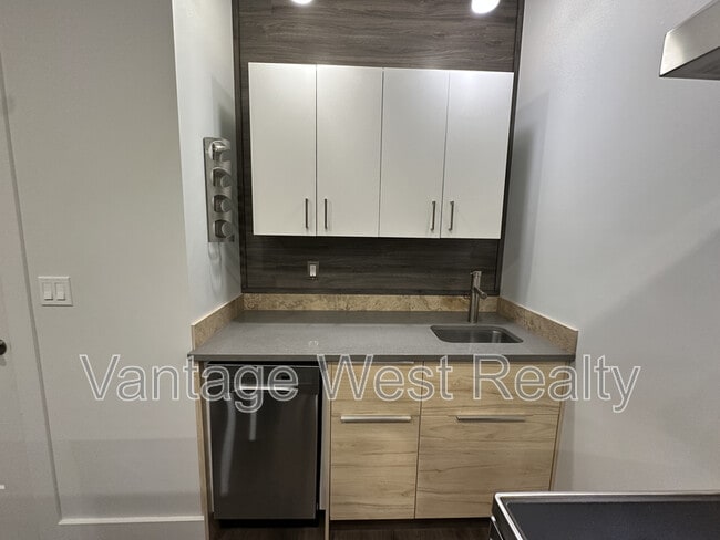 Photo - 889 Mt Ida Dr