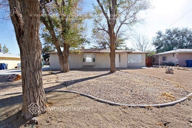 Building Photo - 4546 W Ave L-10