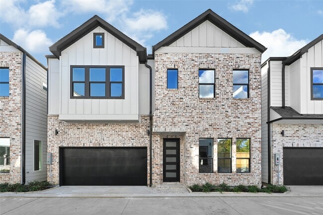 Building Photo - 2595 Paul Quinn St