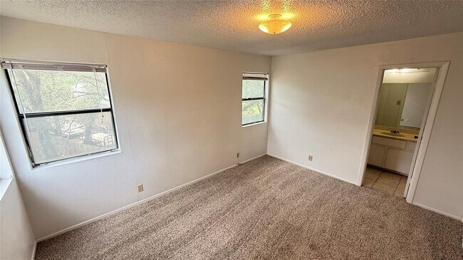Photo - 9019 Sawtooth Ln