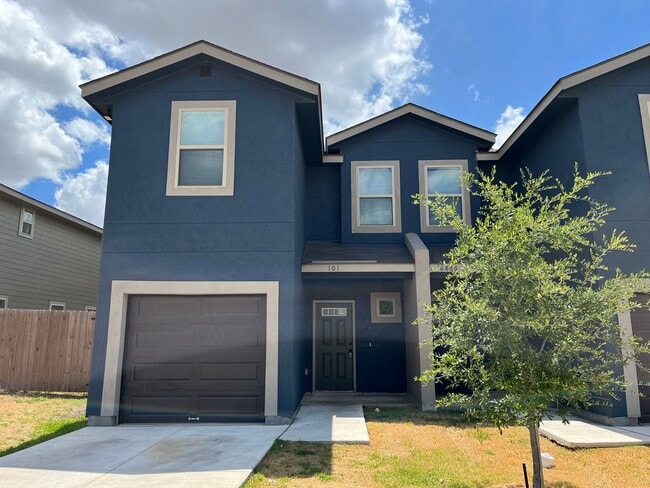 Building Photo - 6866 Lakeview Dr. Rental
