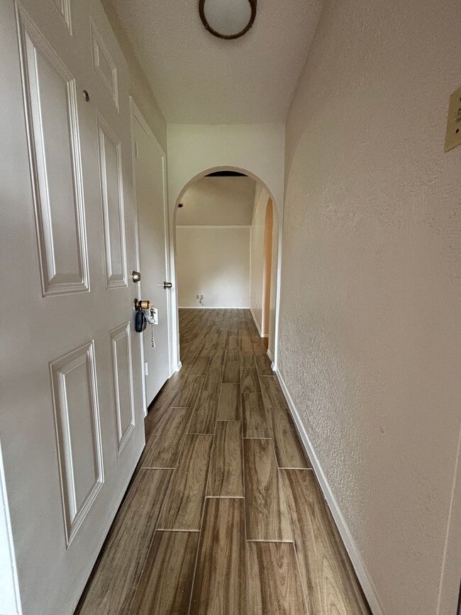 Photo - 912 Vaughn Dr