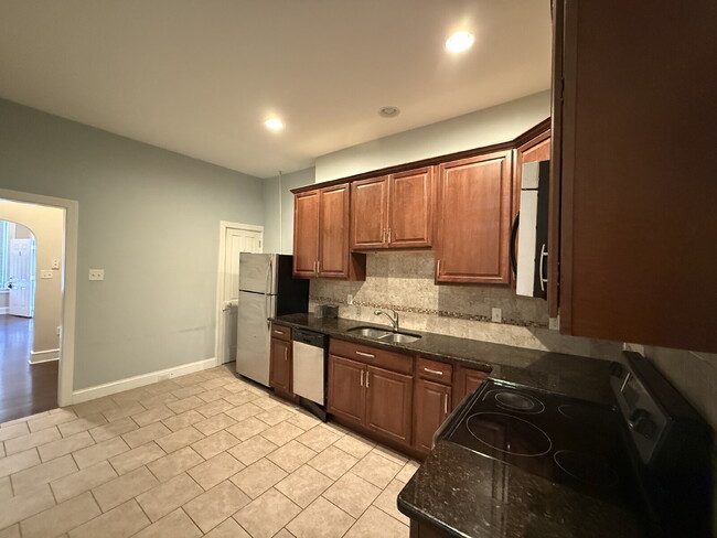 Photo - "Charming 1-Bedroom with Hardwood Elegance in Lancaster’s Heart!" Unit 1