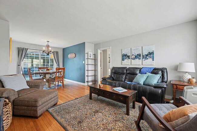 Building Photo - 7221 Vassar Ave Unit ID1388508P