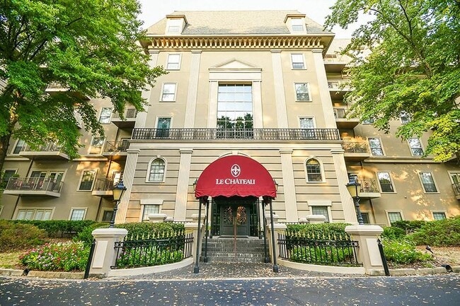 Building Photo - 2865 Lenox Rd NE Unit 407