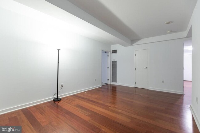 Photo - 219 S 18th St Unit 424