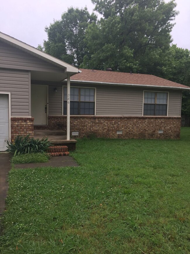 MUST SEE THIS CHARMING HOME! - MUST SEE THIS CHARMING HOME!