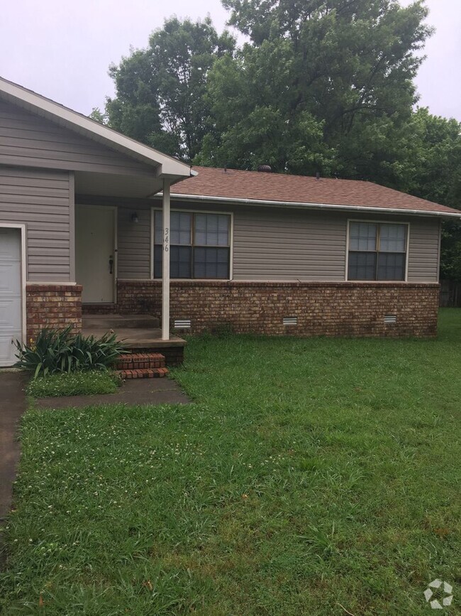Building Photo - MUST SEE THIS CHARMING HOME!