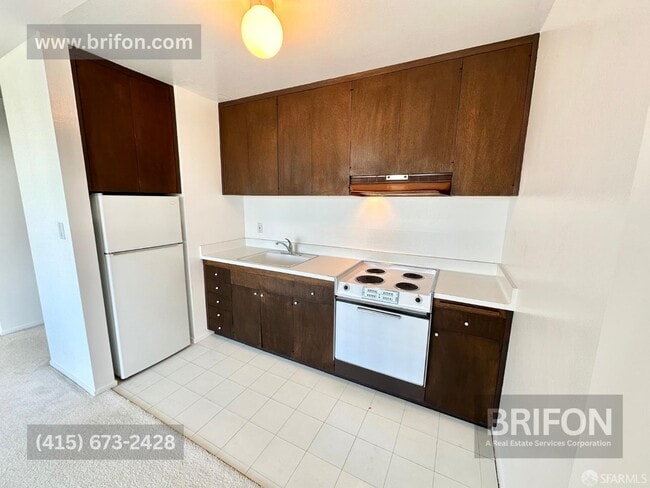 Photo - 2221 Gough St