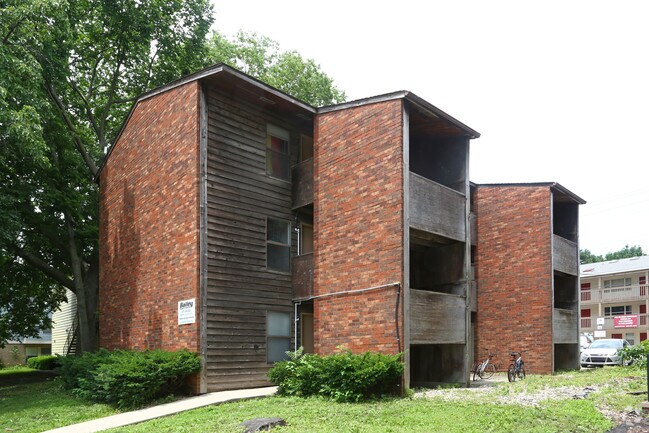 1004 W Springfield 1 bed