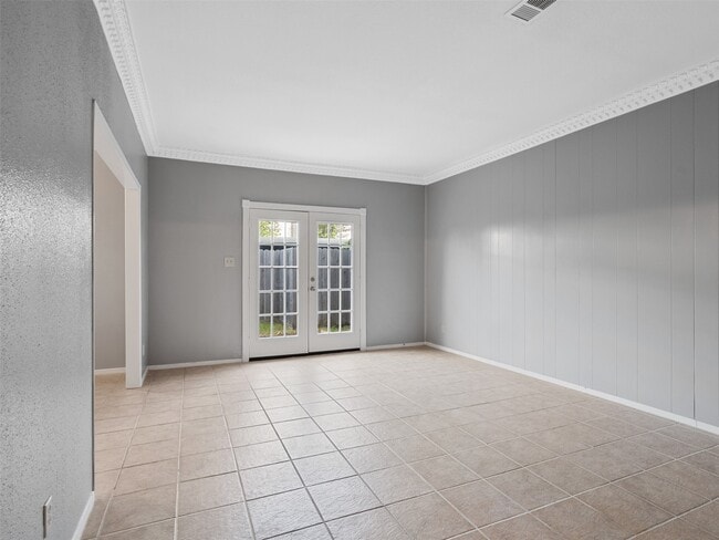 Building Photo - 3748 Lake St Rental