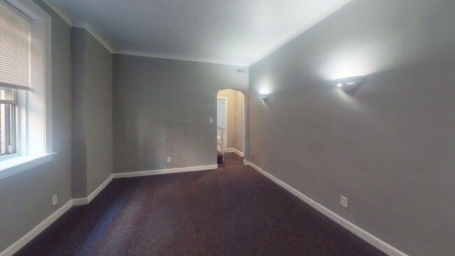 Photo - 823 W 83rd St Unit Garden