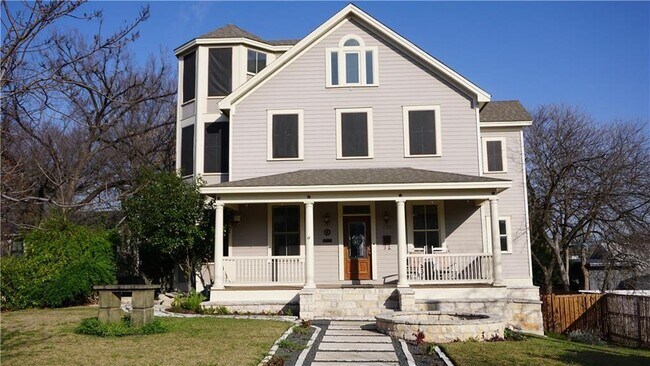 Photo - 1153 San Bernard St Casa