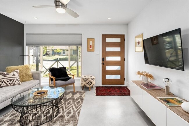 Photo - 4620 Englewood Dr