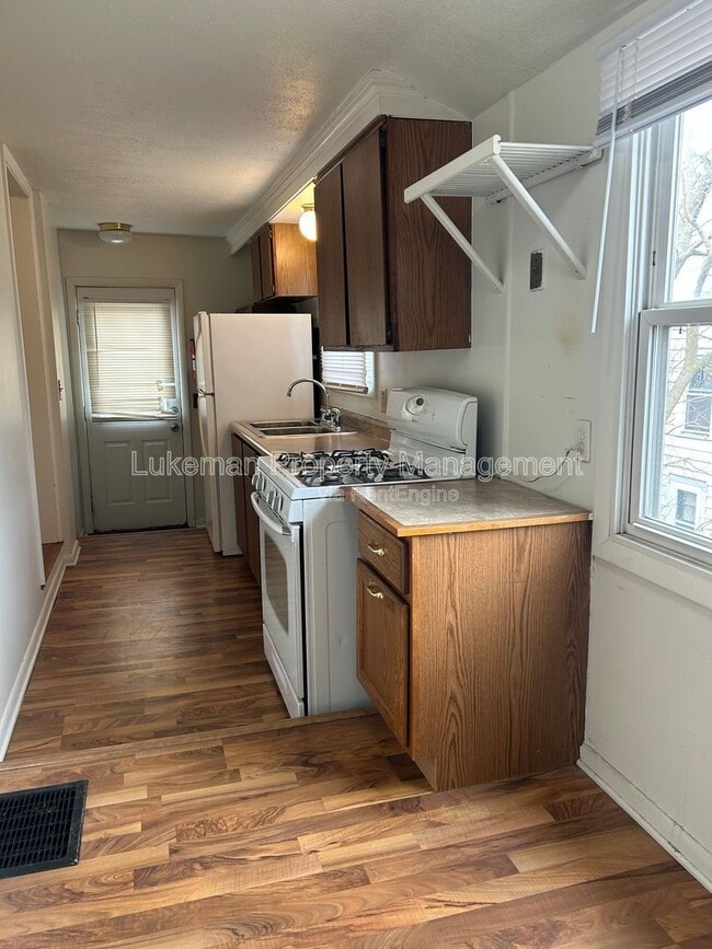 Photo - 3013 Portage Street Unit 2