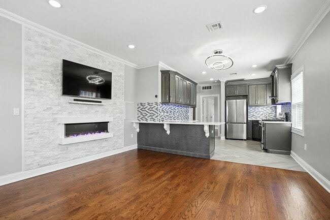 Photo - 159 Elm St Unit 2