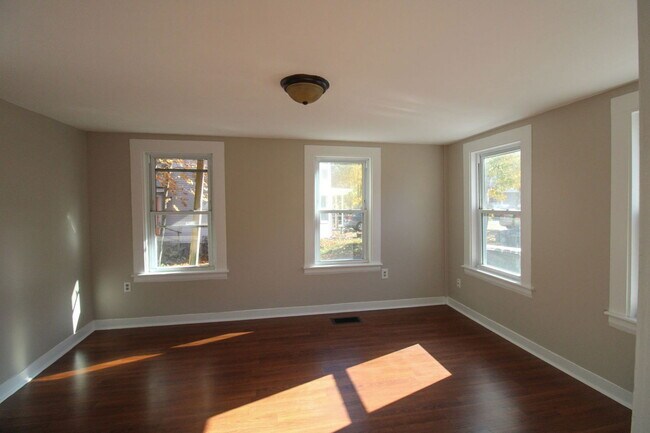 Photo - 48 East Main Street Unidad 1