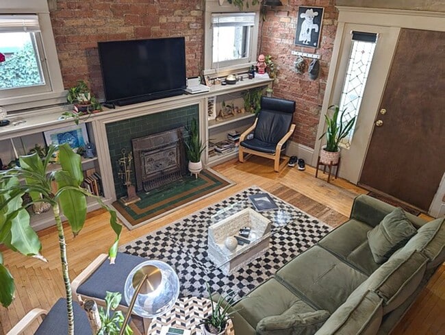 Photo - 9WIL919 Unit 2