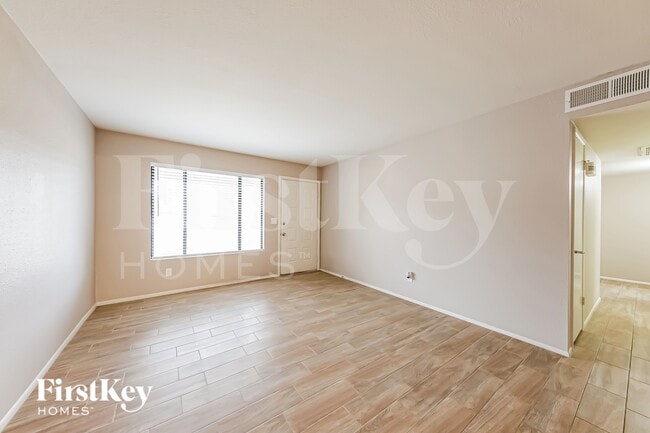 Photo - 2719 E Charleston Ave