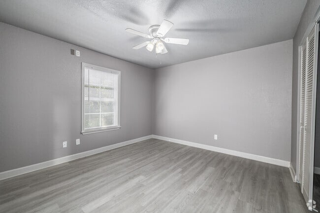 1BR, 1BA - 650SF - Bedroom