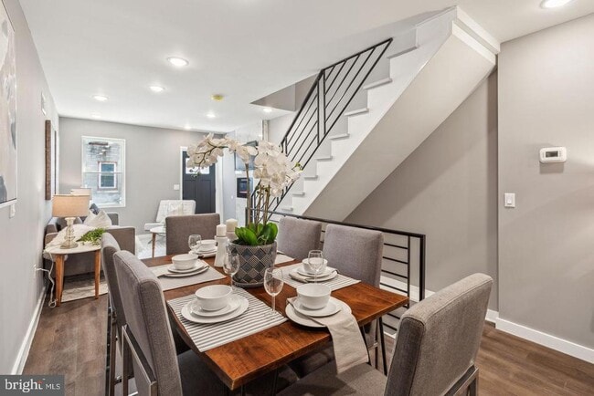 Photo - 2536 N Lee St